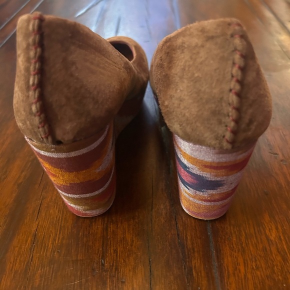 Reef Women's High Tropic Brown
Suede Round Toe Wedge Heels Size 9 - Picture 7 of 9
